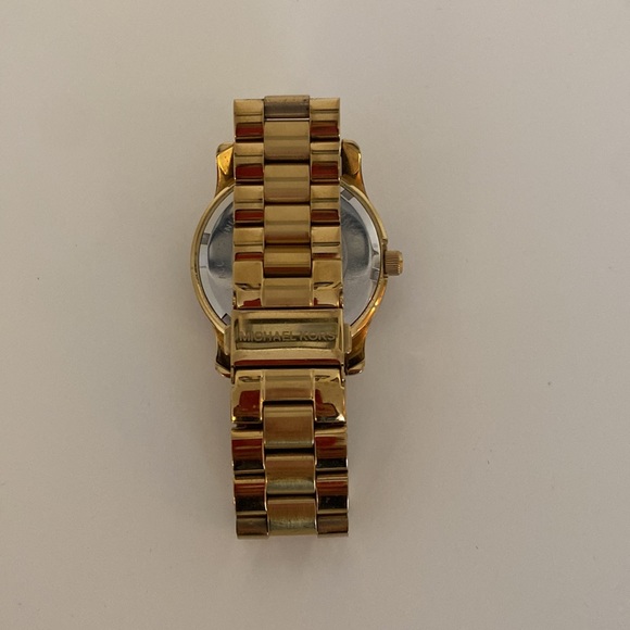 Gold Michael Kors Watch. - Picture 2 of 6